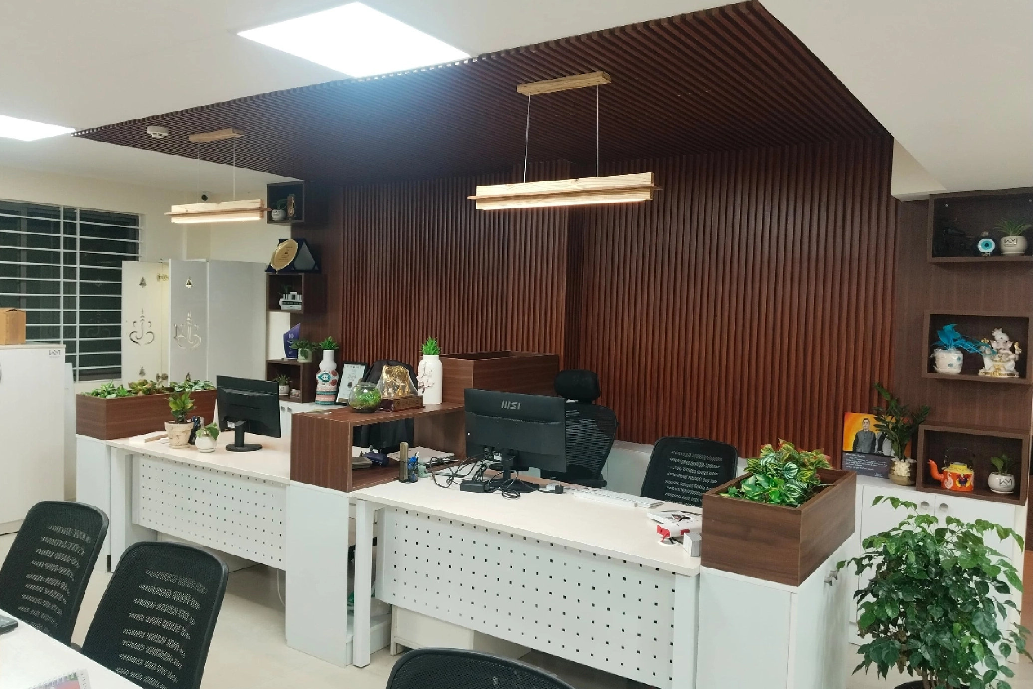 Premium luxury modern living room interior design with elegant furniture and sophisticated lighting